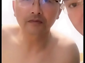 西装大叔
