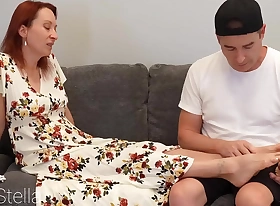 Maroon Stepmom's Eat one's fill Gift - THE INAPPROPRIATE GIFT E12 - FREE VIDEO