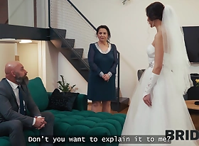 BRIDE4K. This bride's natural company turned everyone on