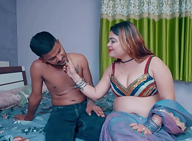 Stripped bare dudh wali bhabhi ne apne devar ko chodne ke liye apne kamre me bulaya