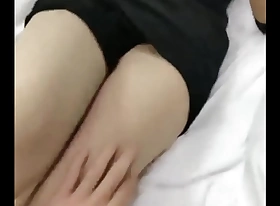 情侶自拍邊按摩邊打炮