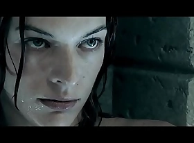 Milla Jovovich in Resident Evil in Apocalypse 2004