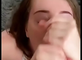 Video viral de nena caliente hairbrush su procreate follando.